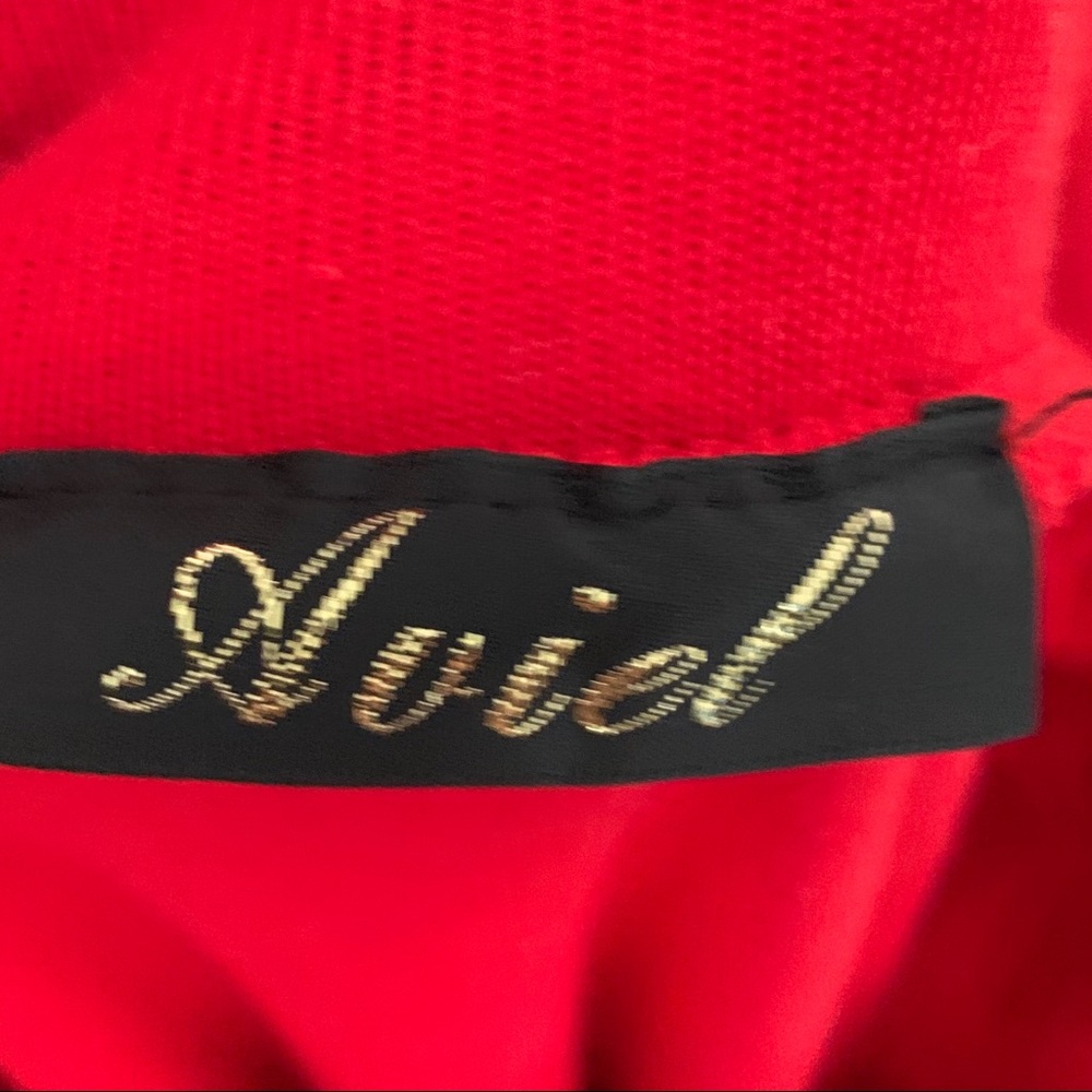 Red skirt - Picture 3 of 4